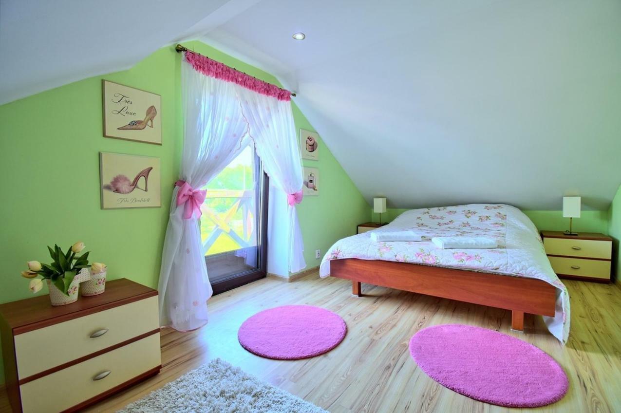 Dom Nad Stawem Przy Lesie Apartment Burkat Exterior photo